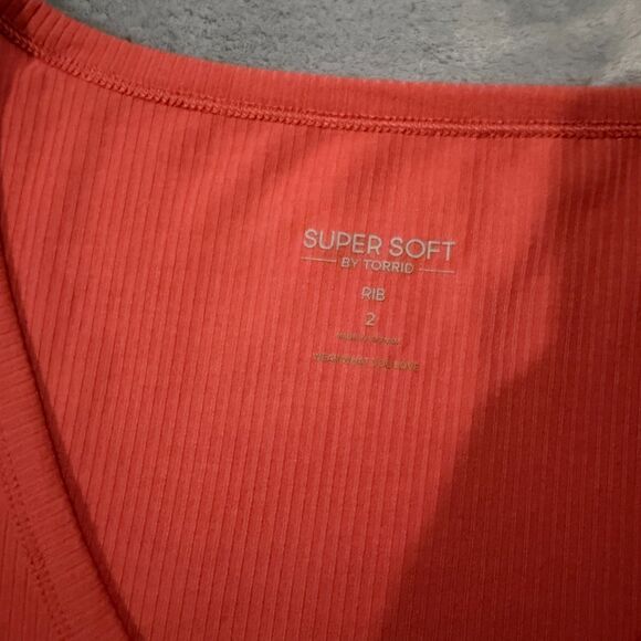 Torrid Ribbed V-Neck Top - Picture 3 of 3